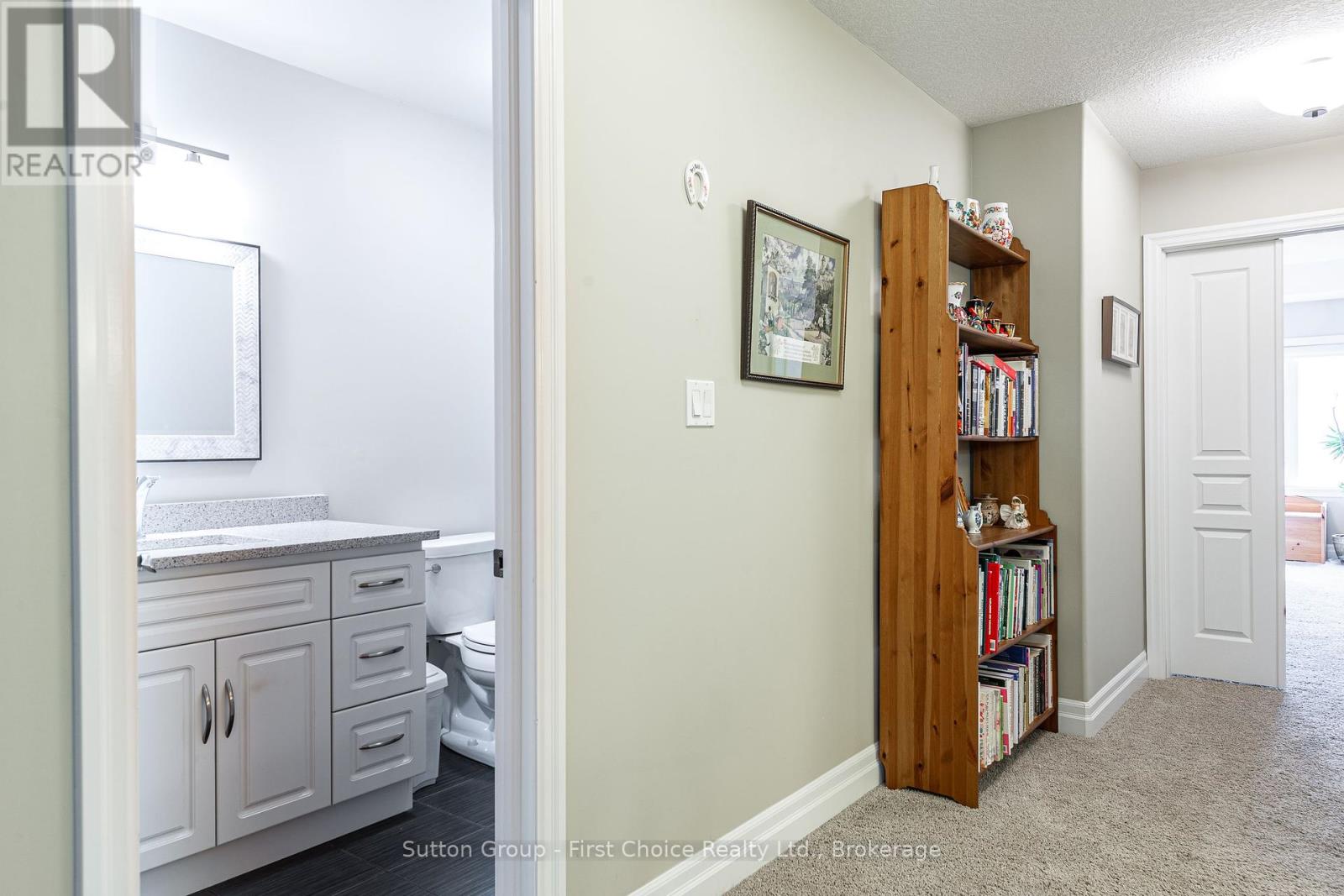 138 Oak Park Drive, Waterloo, Ontario  N2K 0B3 - Photo 21 - X12192151