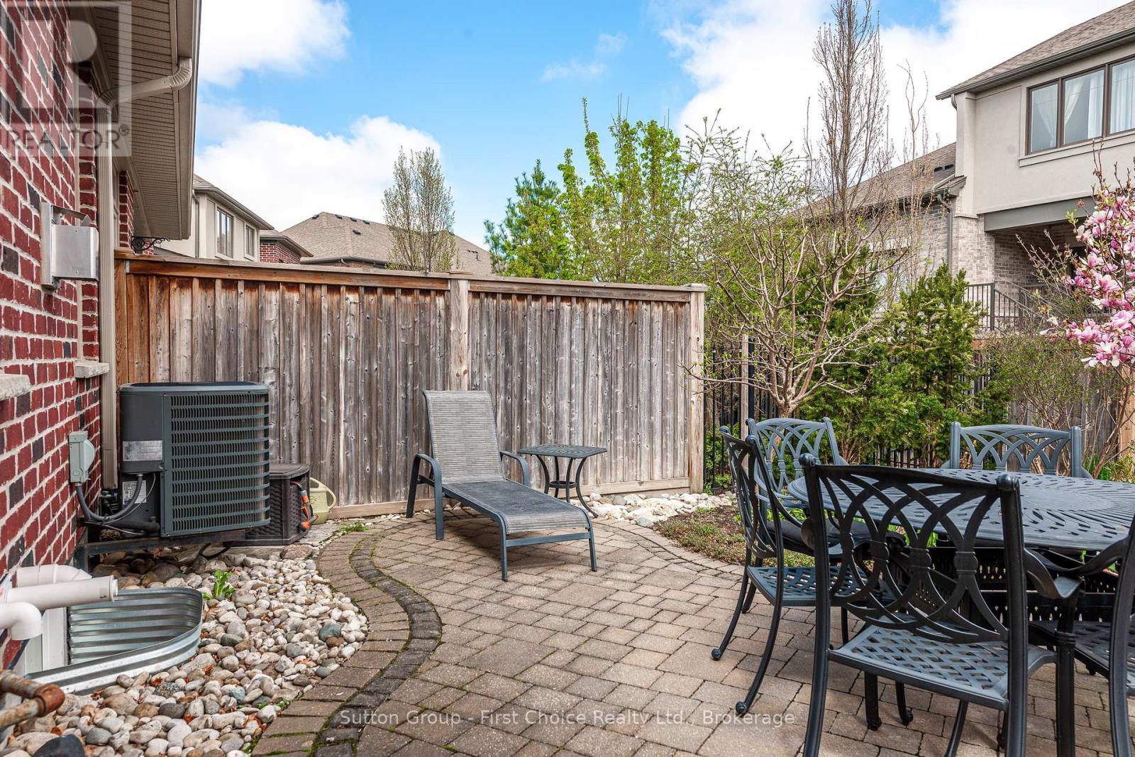 138 Oak Park Drive, Waterloo, Ontario  N2K 0B3 - Photo 32 - X12192151