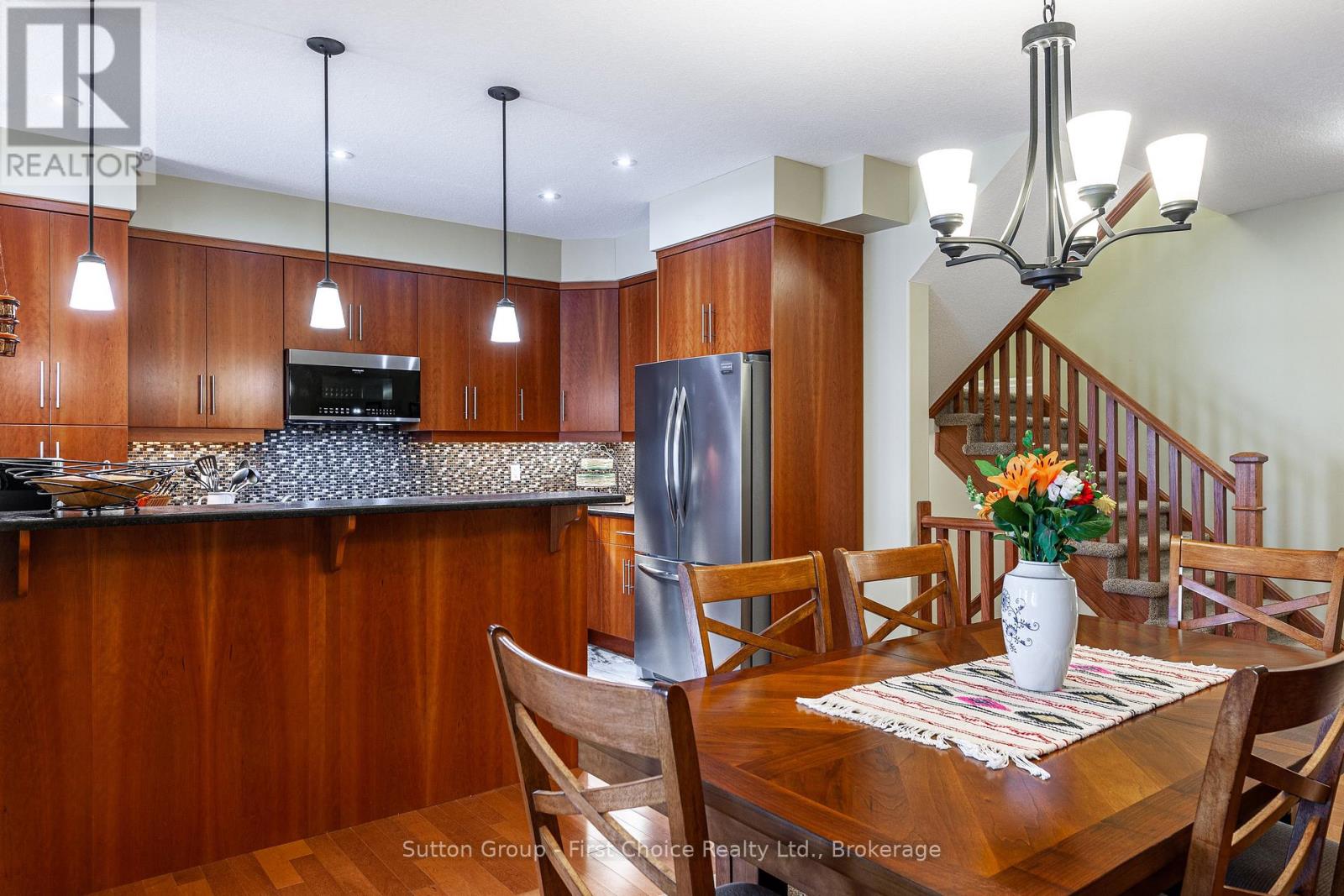 138 Oak Park Drive, Waterloo, Ontario  N2K 0B3 - Photo 8 - X12192151
