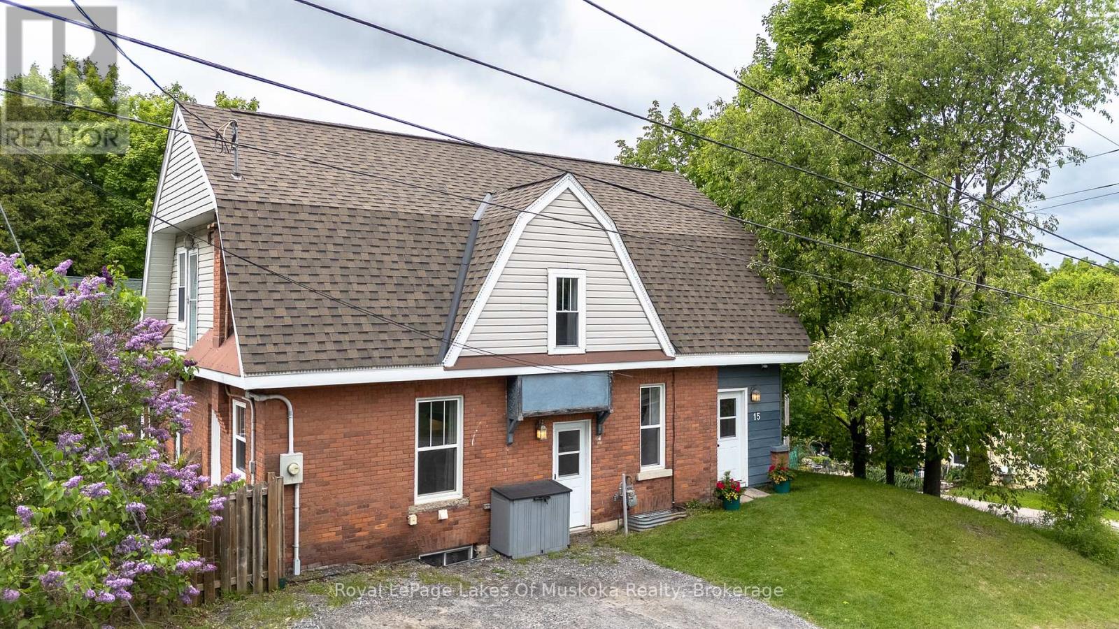 15 Lorne Street S, Huntsville, Ontario  P1H 1V6 - Photo 1 - X12192464