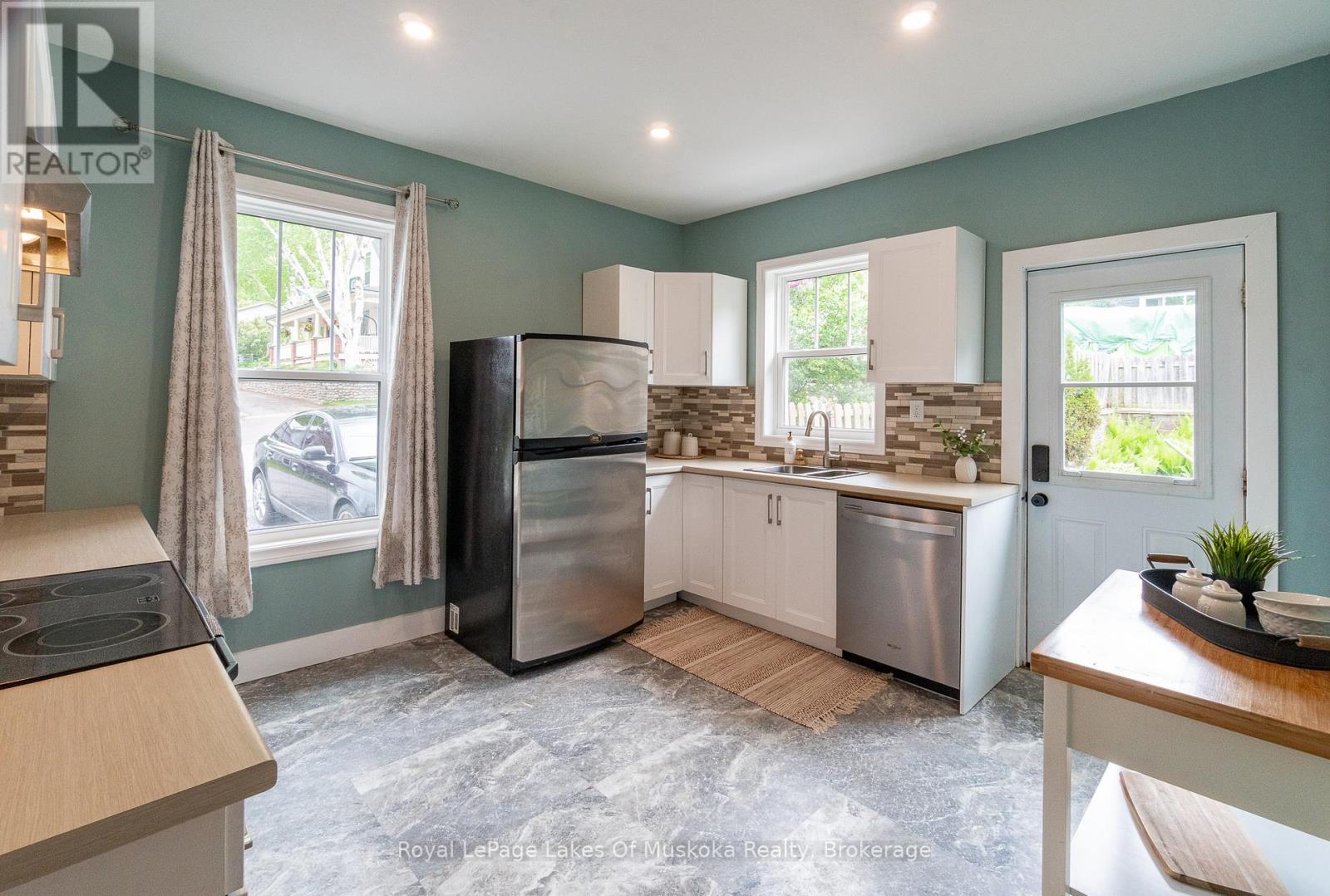 15 Lorne Street S, Huntsville, Ontario  P1H 1V6 - Photo 20 - X12192464