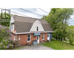 15 LORNE STREET S, Huntsville, Ontario