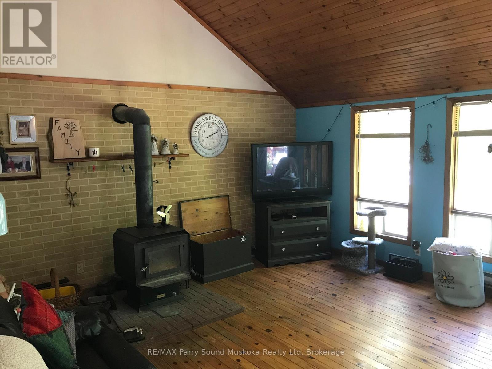 36 Windfall Lake Road, Seguin, Ontario  P2A 0B2 - Photo 11 - X12192556