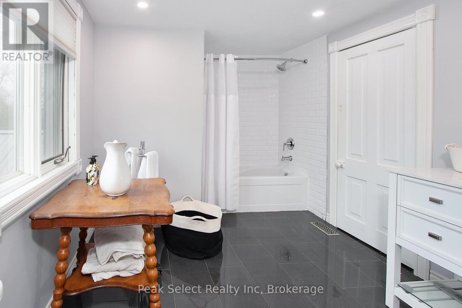 430 Albert Street, South Huron, Ontario  N0M 1S1 - Photo 28 - X12192926