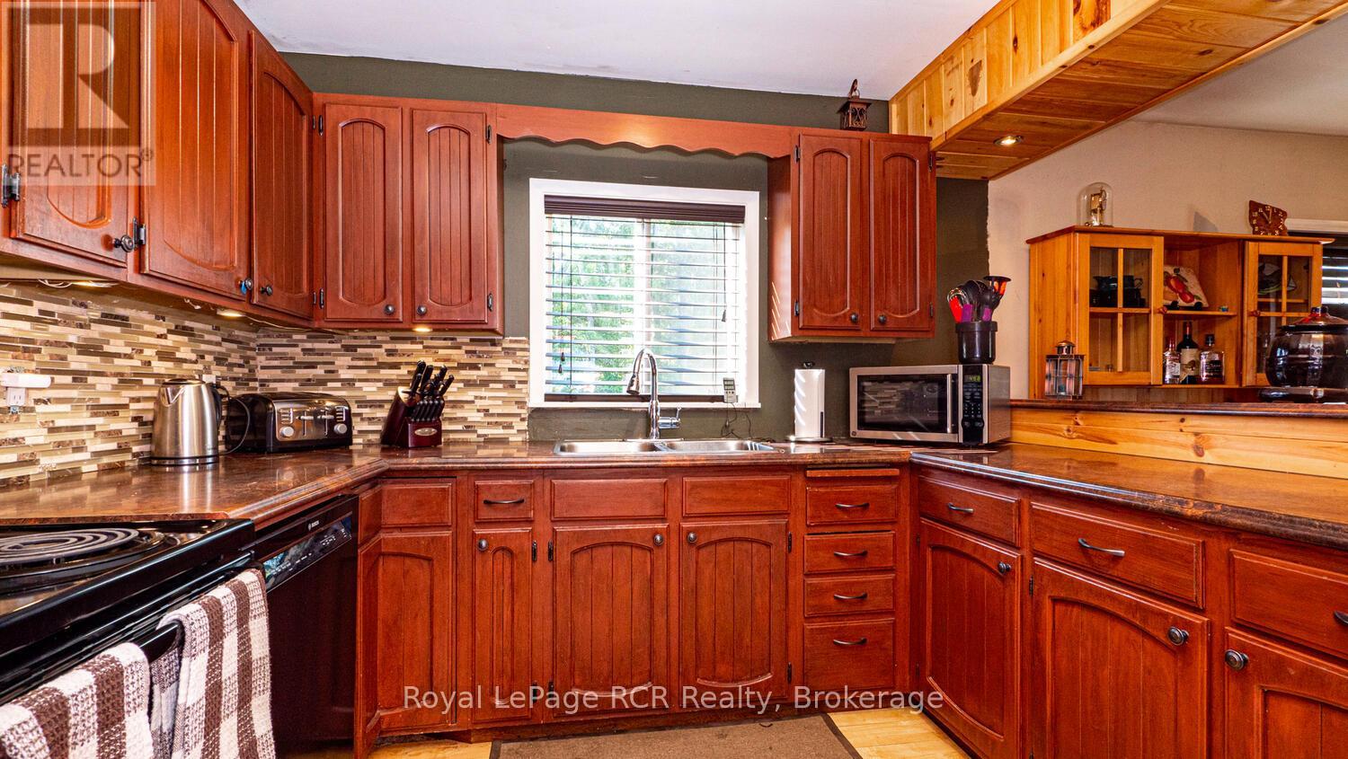6313 Highway 6, Northern Bruce Peninsula, Ontario  N0H 2R0 - Photo 25 - X12193555