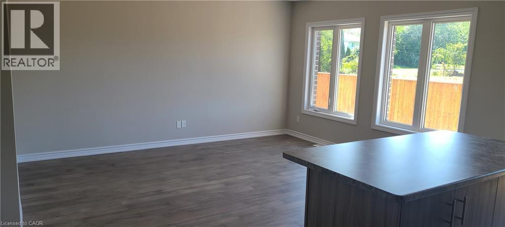 17 Renfrew Trail, Welland, Ontario  L3C 0K2 - Photo 2 - 40737143