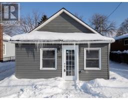 201 FENNELL AVENUE E, Hamilton, Ontario