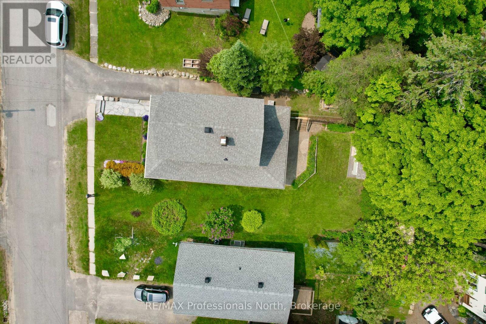 22 Lansdowne St W Street, Huntsville, Ontario  P1H 1W1 - Photo 5 - X12194249