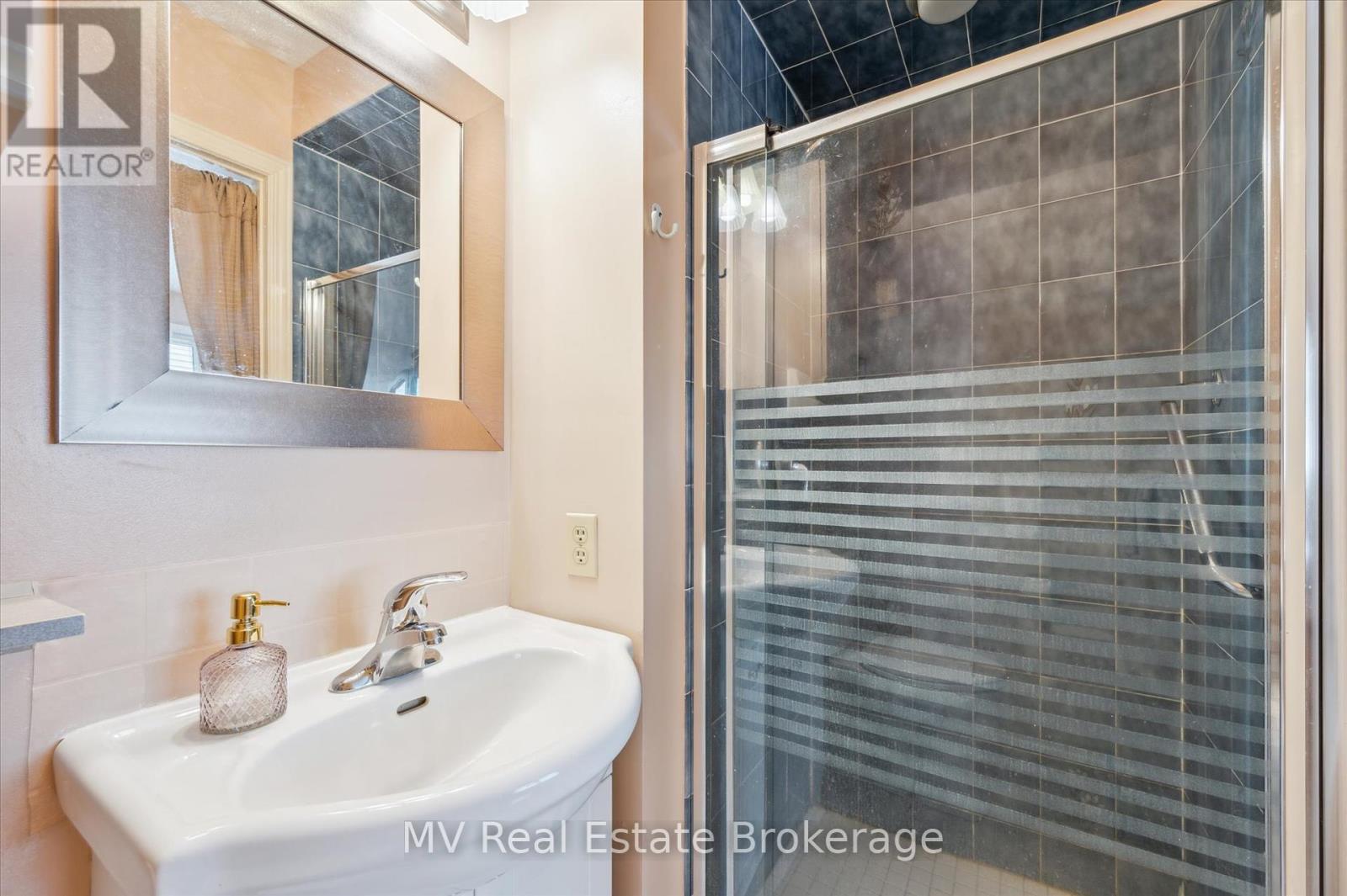 524 Walker Street, Centre Wellington, Ontario  N1M 3J1 - Photo 18 - X12194268