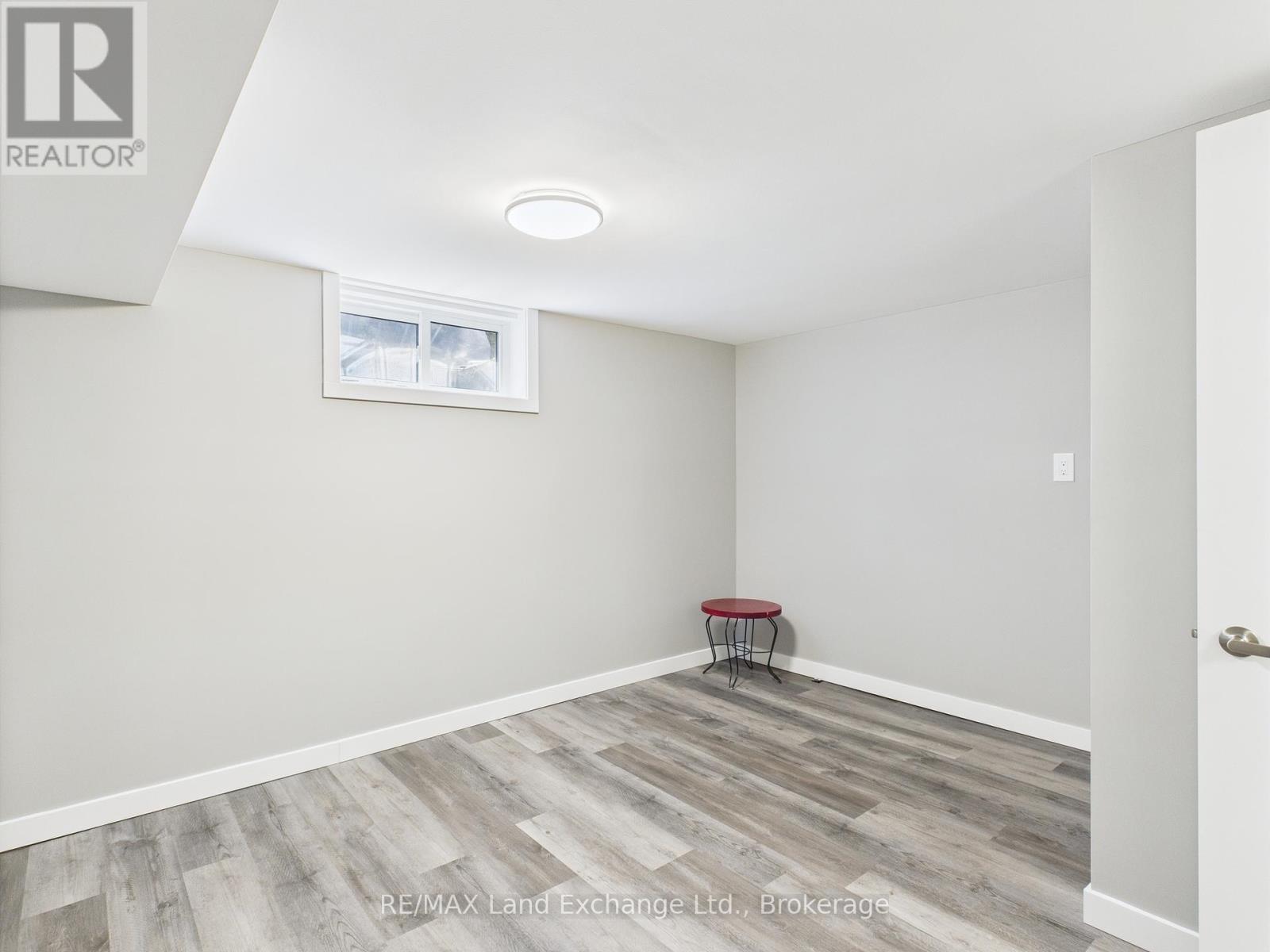262 Gordon Street, Kincardine, Ontario  N2Z 2H5 - Photo 18 - X12194280