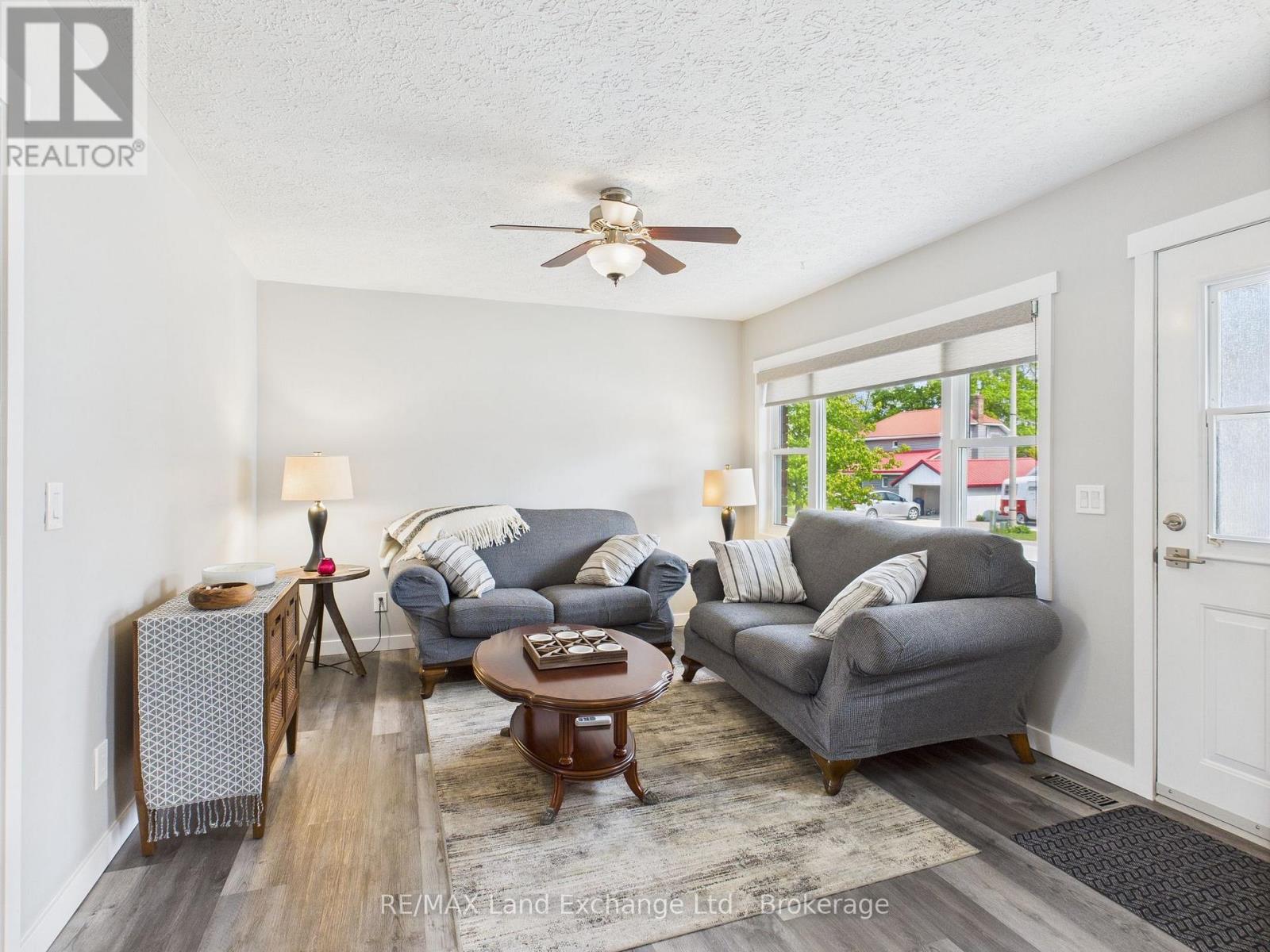 262 Gordon Street, Kincardine, Ontario  N2Z 2H5 - Photo 4 - X12194280
