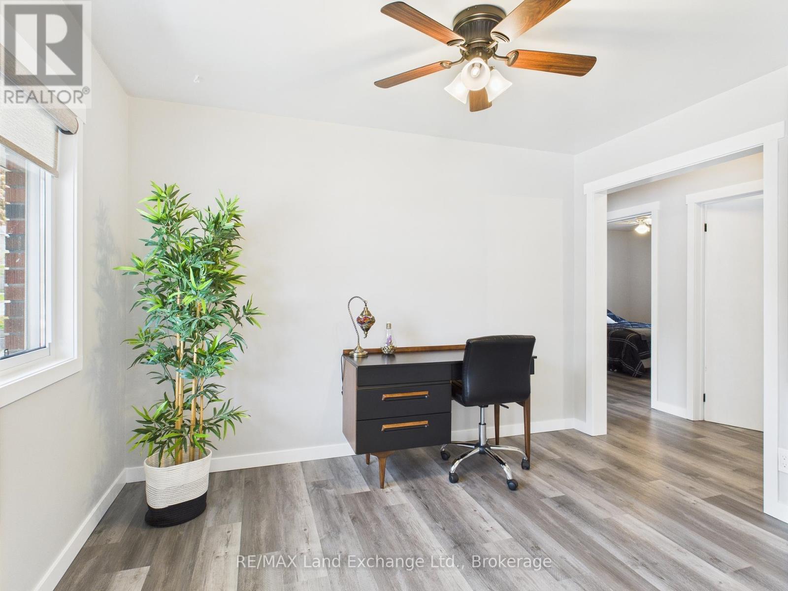 262 Gordon Street, Kincardine, Ontario  N2Z 2H5 - Photo 5 - X12194280