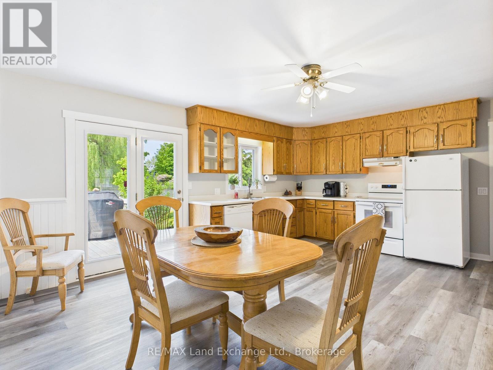 262 Gordon Street, Kincardine, Ontario  N2Z 2H5 - Photo 8 - X12194280