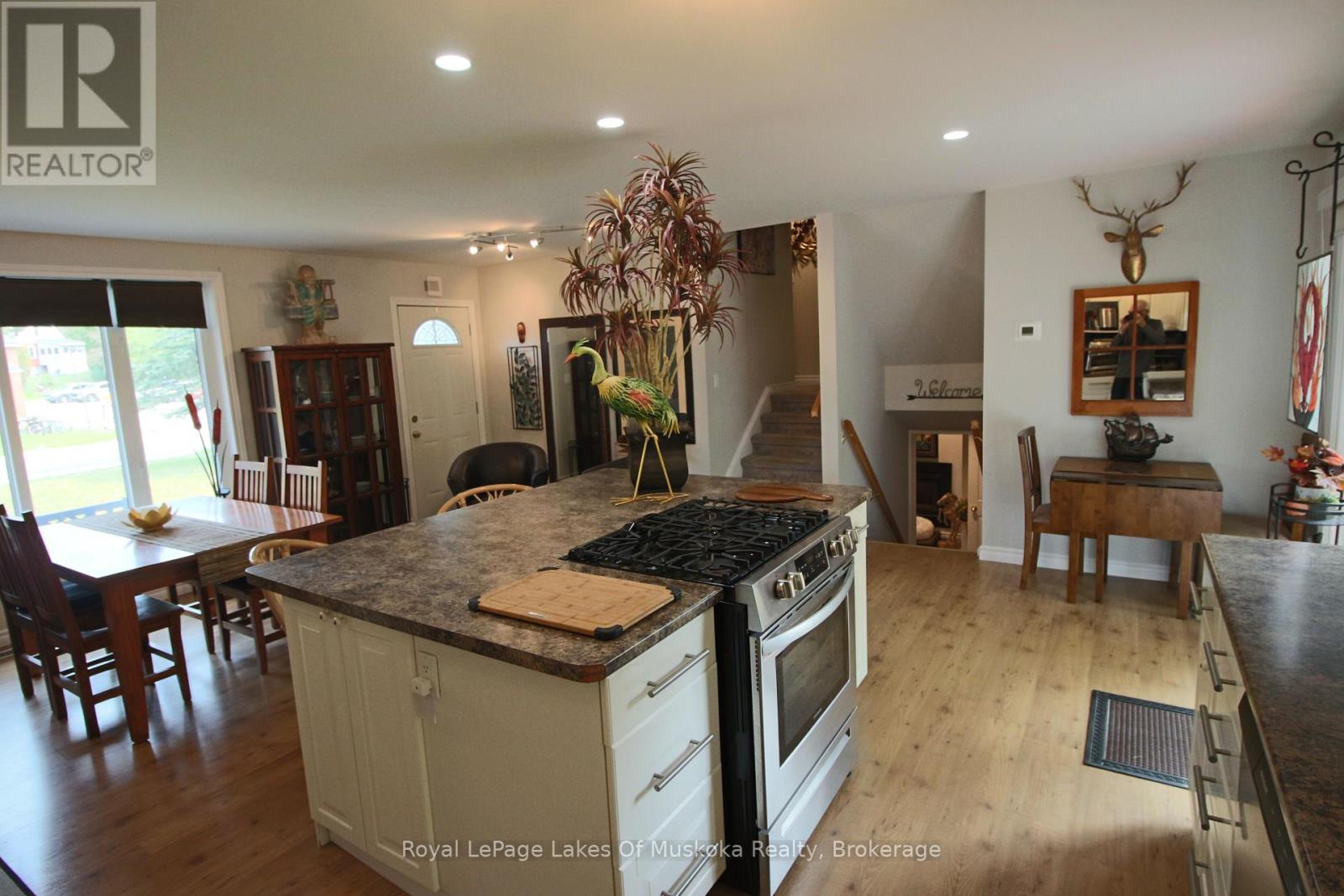 11 Meadow Park Drive, Huntsville, Ontario  P1H 1G2 - Photo 13 - X12194308
