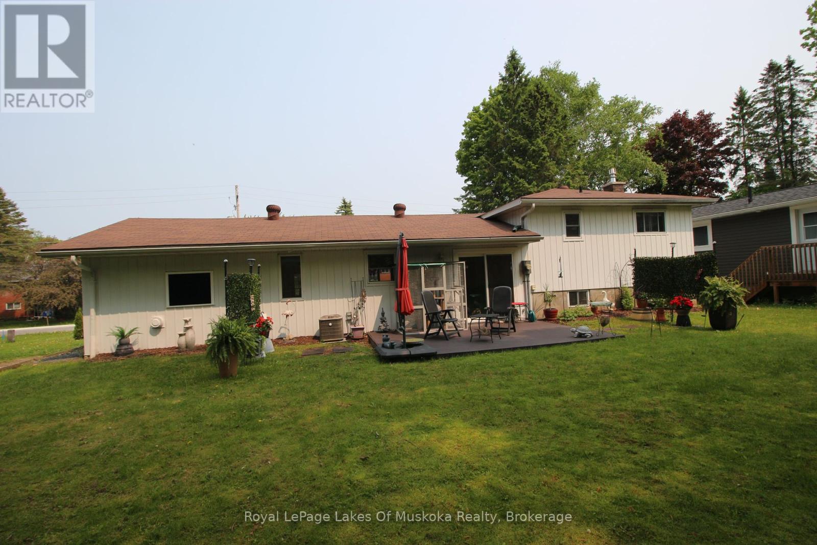 11 Meadow Park Drive, Huntsville, Ontario  P1H 1G2 - Photo 4 - X12194308