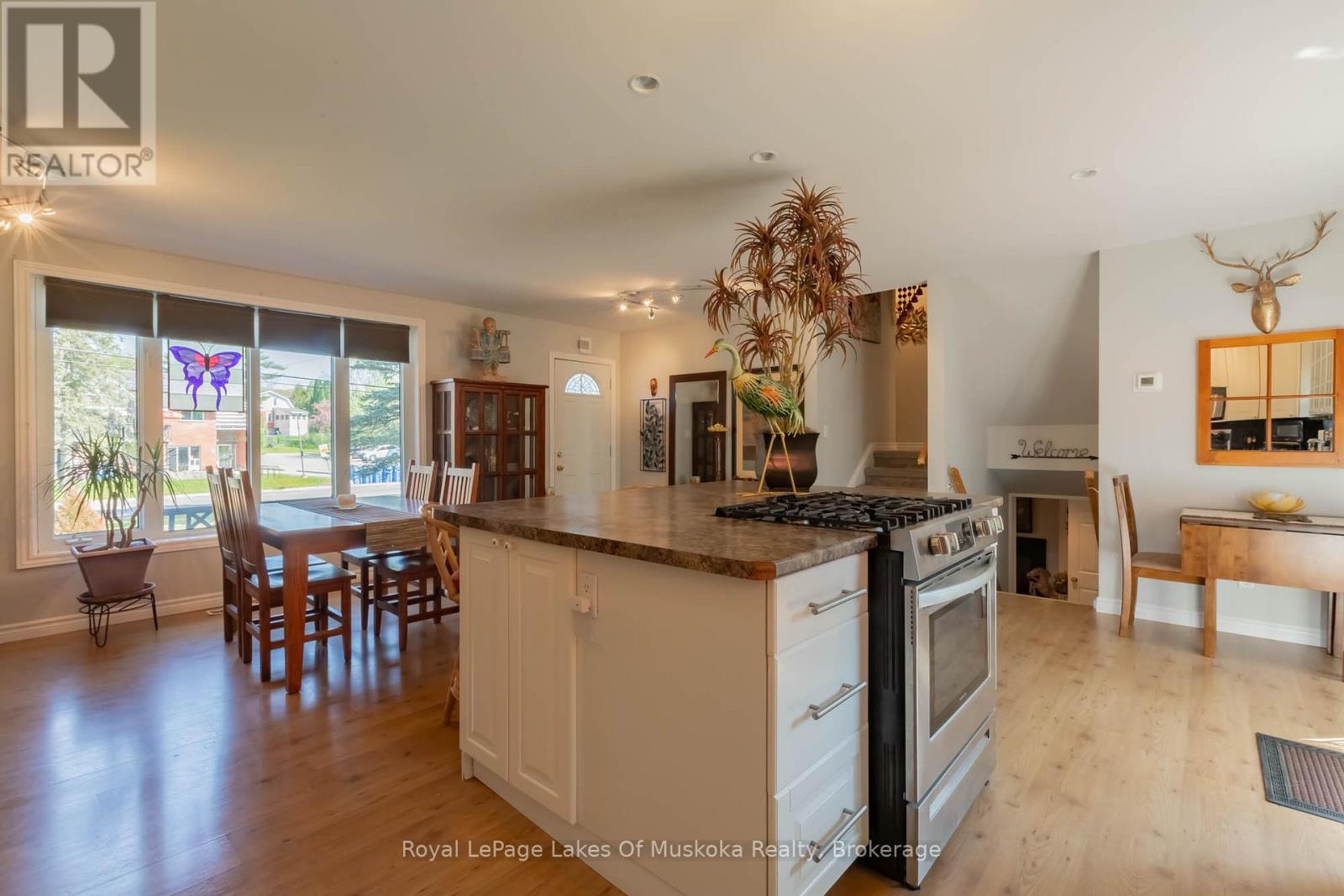11 Meadow Park Drive, Huntsville, Ontario  P1H 1G2 - Photo 6 - X12194308