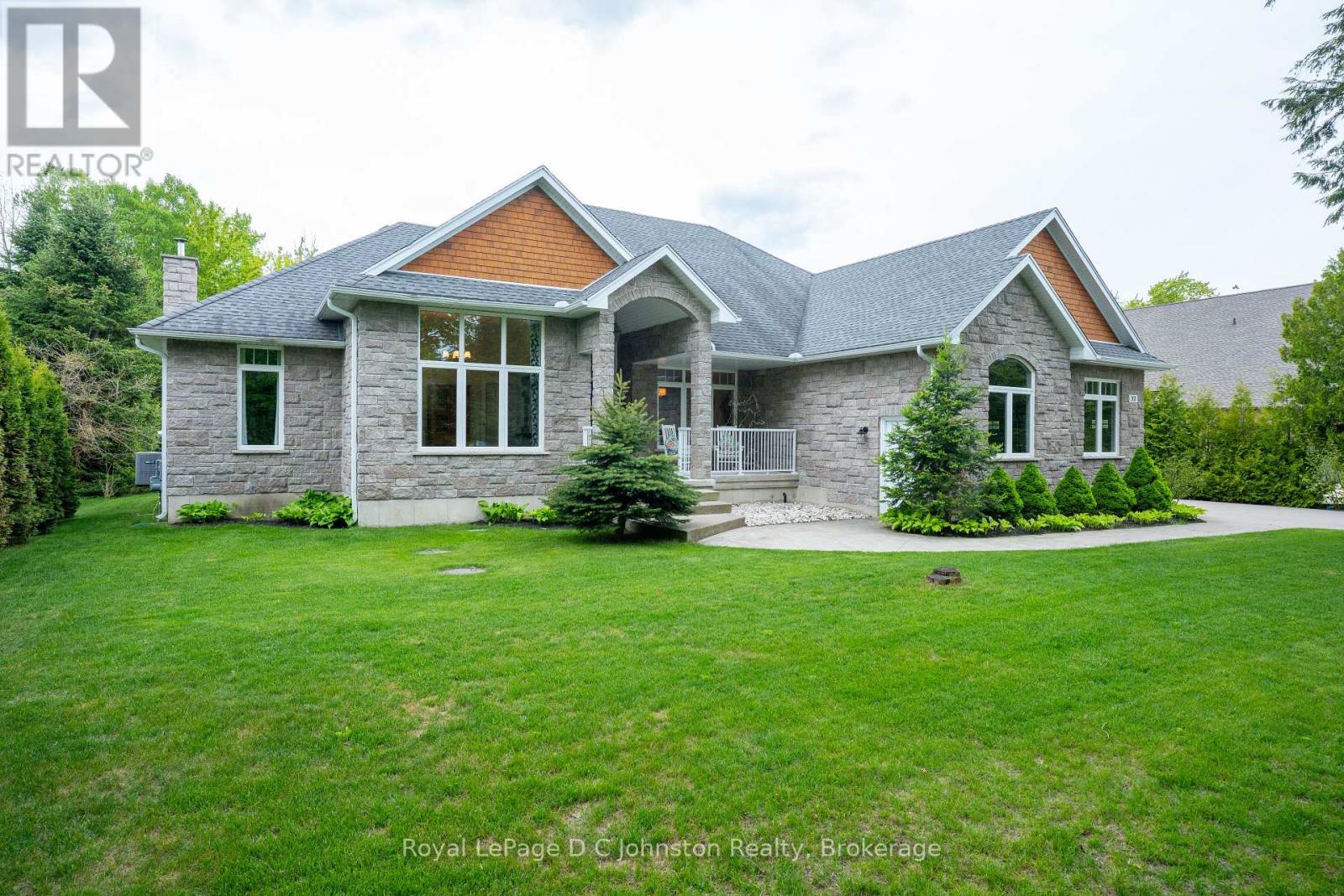 32 Pegasus Trails, Saugeen Shores, Ontario  N0H 2C6 - Photo 1 - X12194316