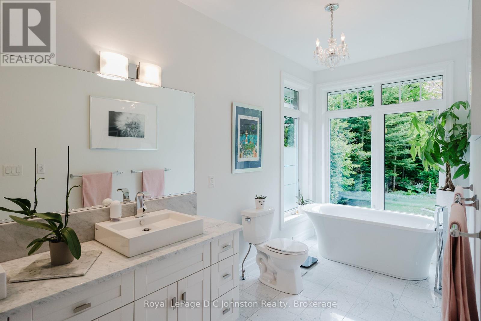 32 Pegasus Trails, Saugeen Shores, Ontario  N0H 2C6 - Photo 12 - X12194316