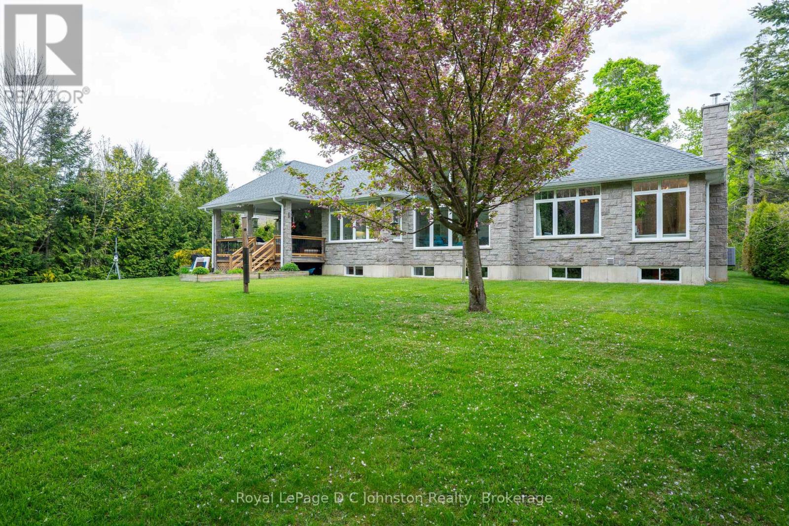 32 Pegasus Trails, Saugeen Shores, Ontario  N0H 2C6 - Photo 48 - X12194316