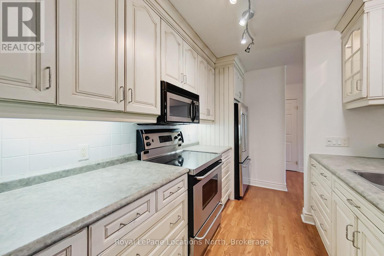 104 - 10 Bay Street E, Blue Mountains, Ontario  N0H 2P0 - Photo 14 - X12194390