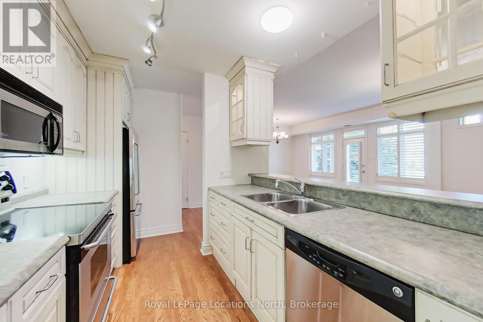 104 - 10 Bay Street E, Blue Mountains, Ontario  N0H 2P0 - Photo 15 - X12194390