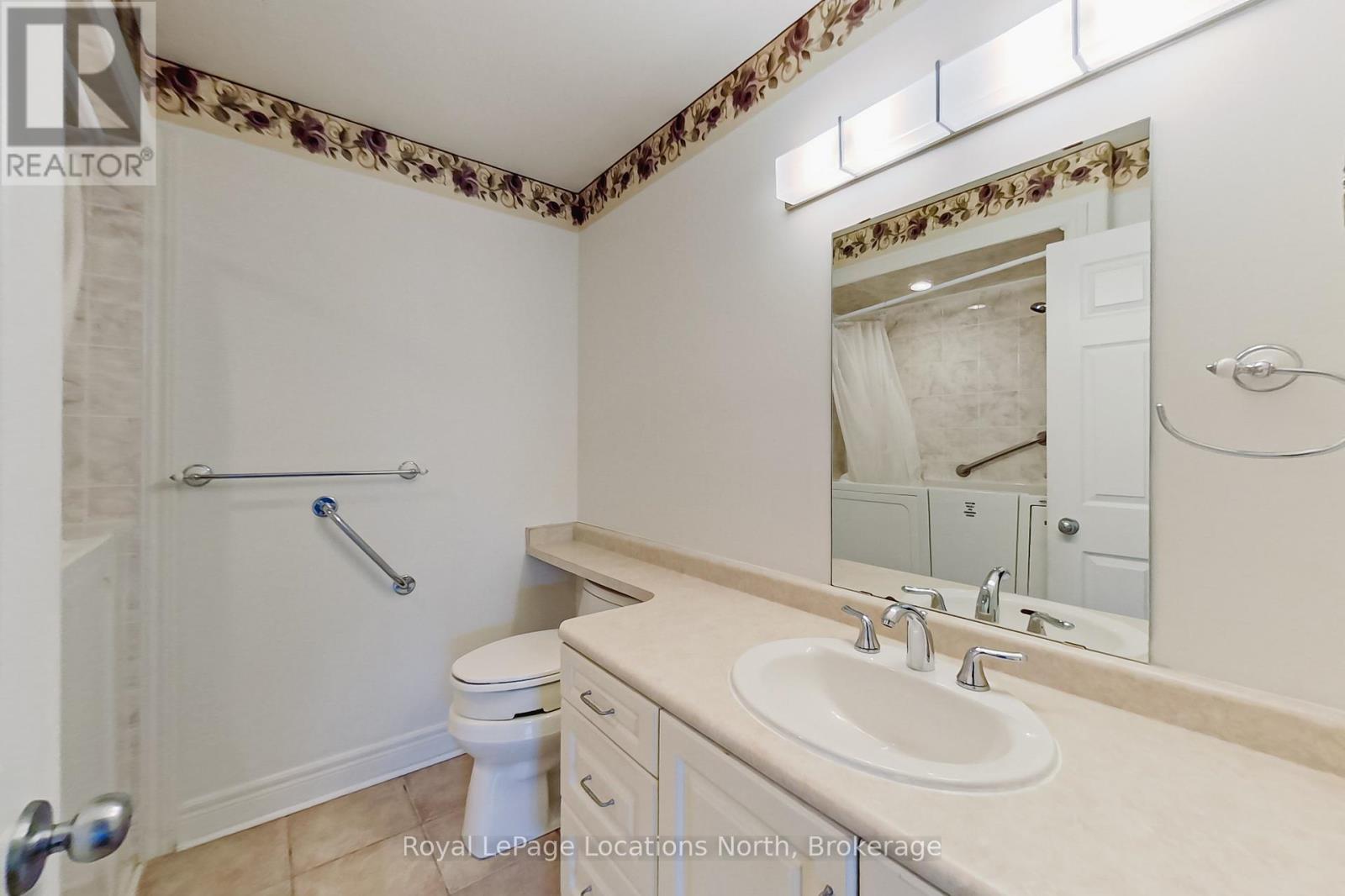 104 - 10 Bay Street E, Blue Mountains, Ontario  N0H 2P0 - Photo 17 - X12194390