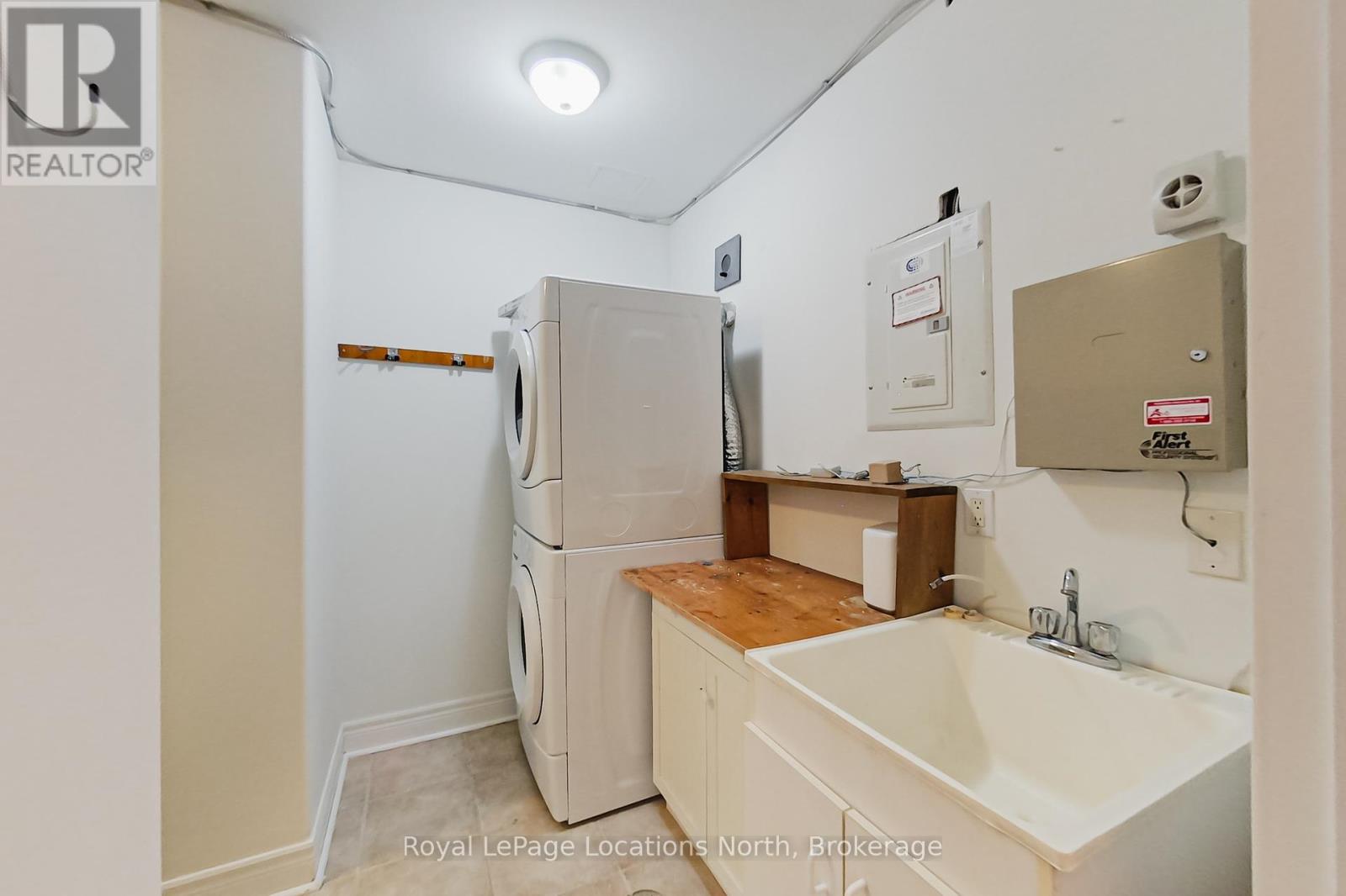 104 - 10 Bay Street E, Blue Mountains, Ontario  N0H 2P0 - Photo 22 - X12194390