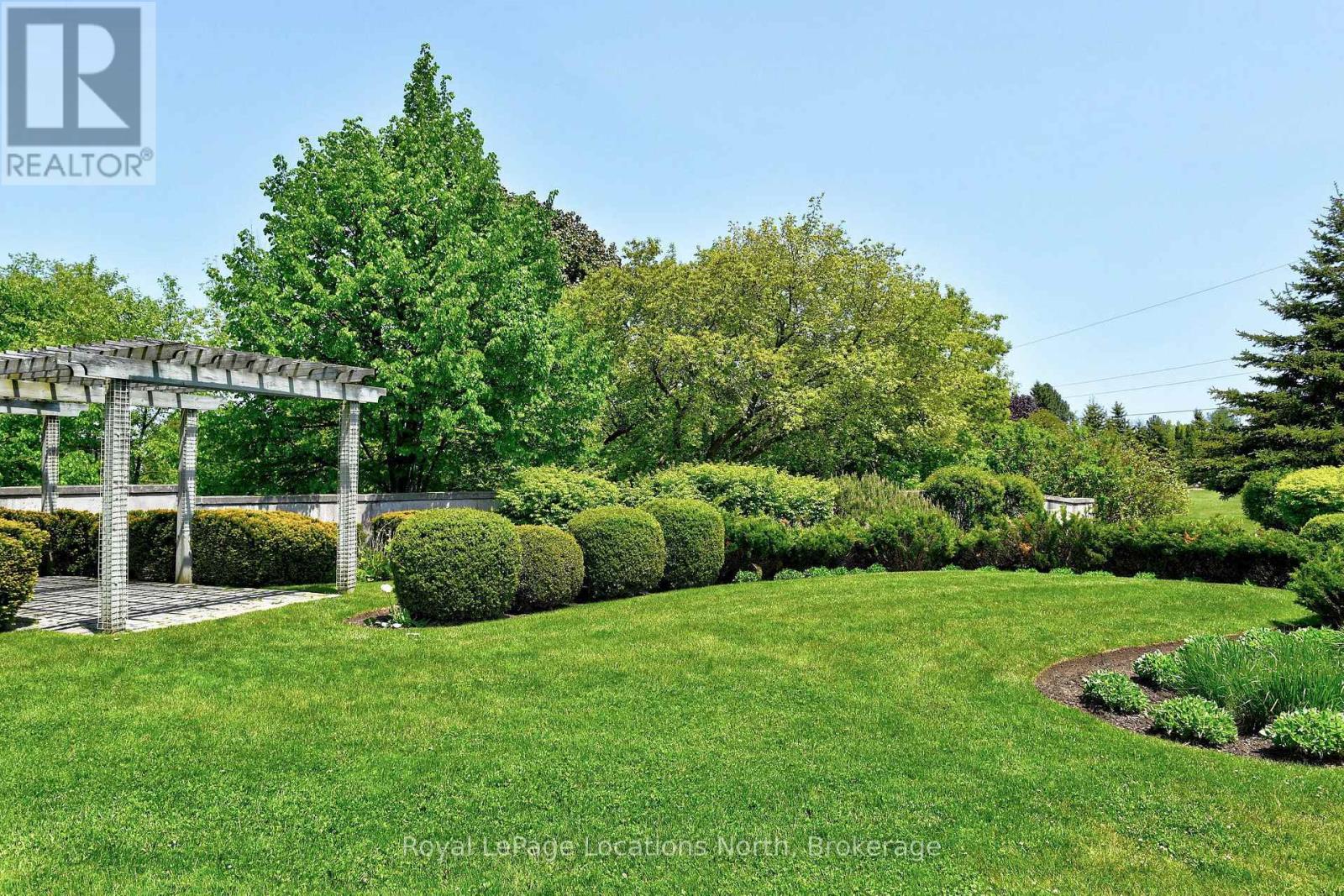 104 - 10 Bay Street E, Blue Mountains, Ontario  N0H 2P0 - Photo 27 - X12194390