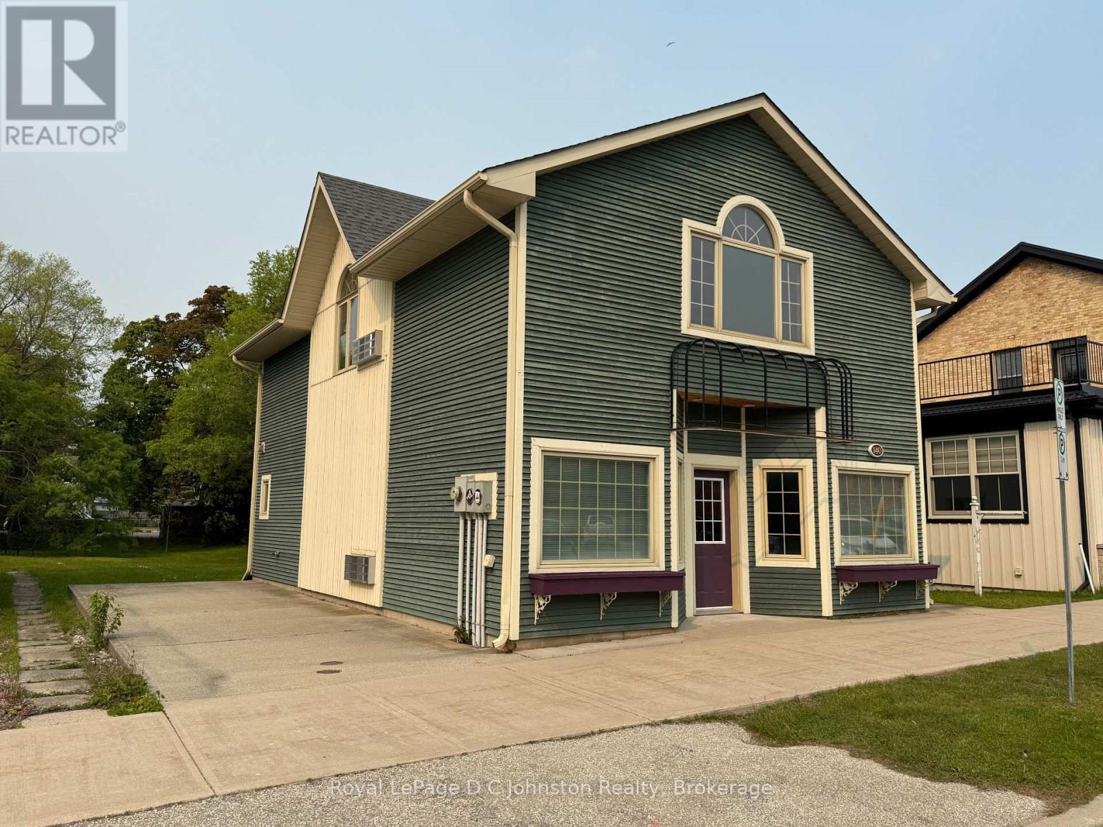 140 High Street, Saugeen Shores, Ontario  N0H 2L0 - Photo 1 - X12194396