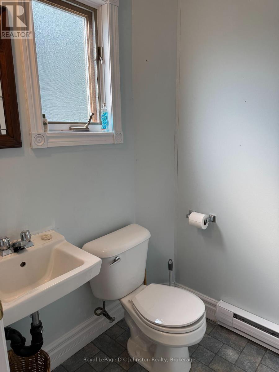 140 High Street, Saugeen Shores, Ontario  N0H 2L0 - Photo 13 - X12194396