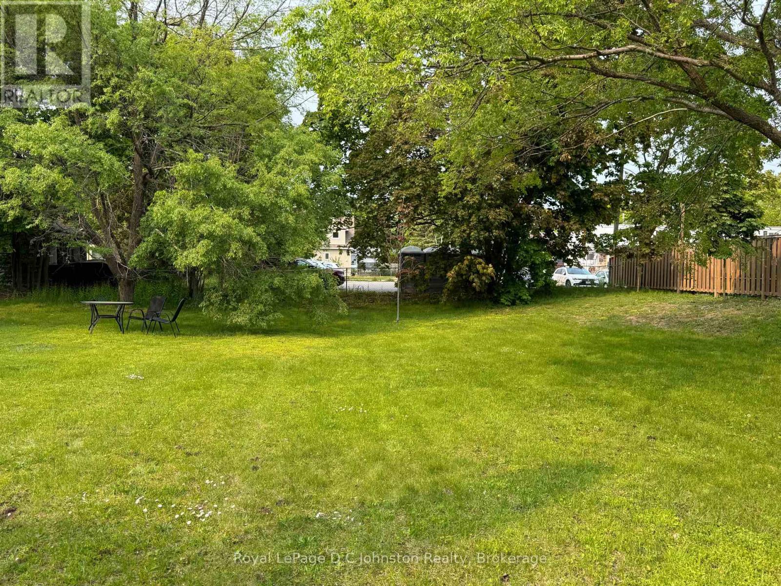 140 High Street, Saugeen Shores, Ontario  N0H 2L0 - Photo 5 - X12194396