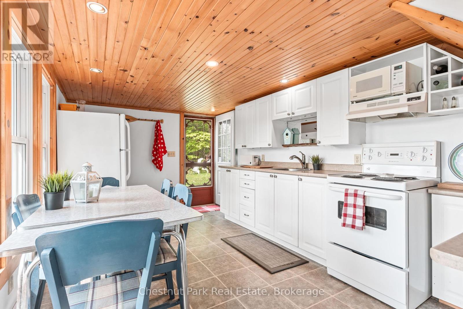 1089 Thumb Creek Trail, Algonquin Highlands, Ontario  P0A 1H0 - Photo 18 - X12194407