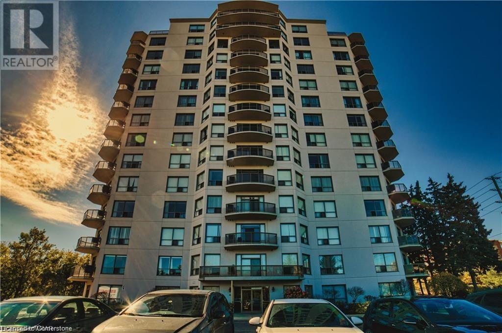 255 Keats Way Unit# 702, Waterloo, Ontario  N2L 6N6 - Photo 2 - 40735854