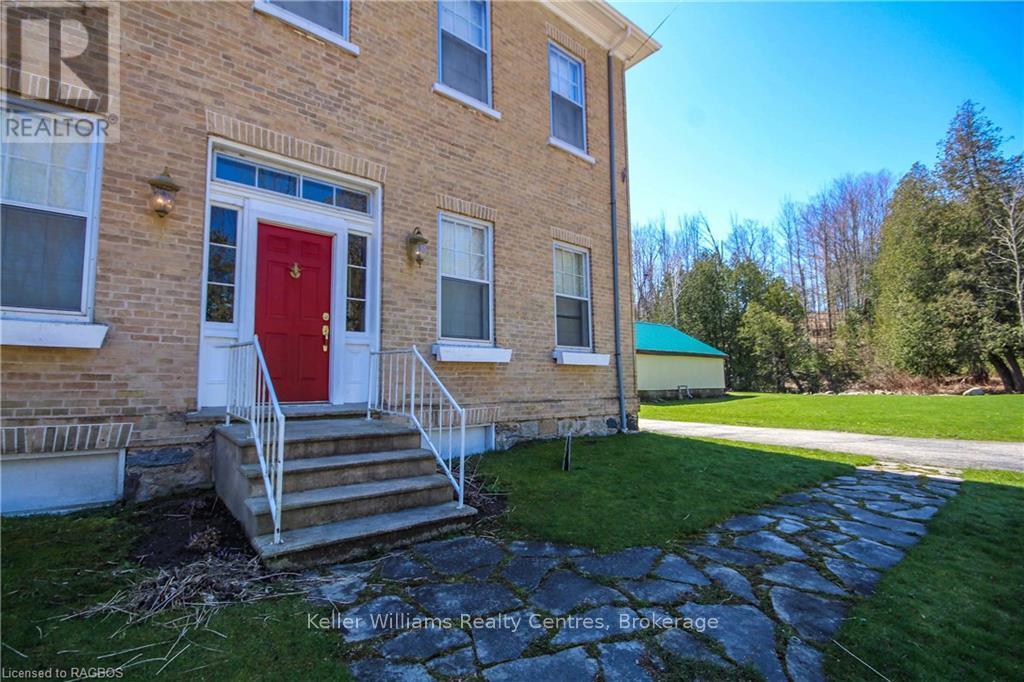 484 Carlisle Street, Saugeen Shores, Ontario  N0H 2L0 - Photo 12 - X12194456