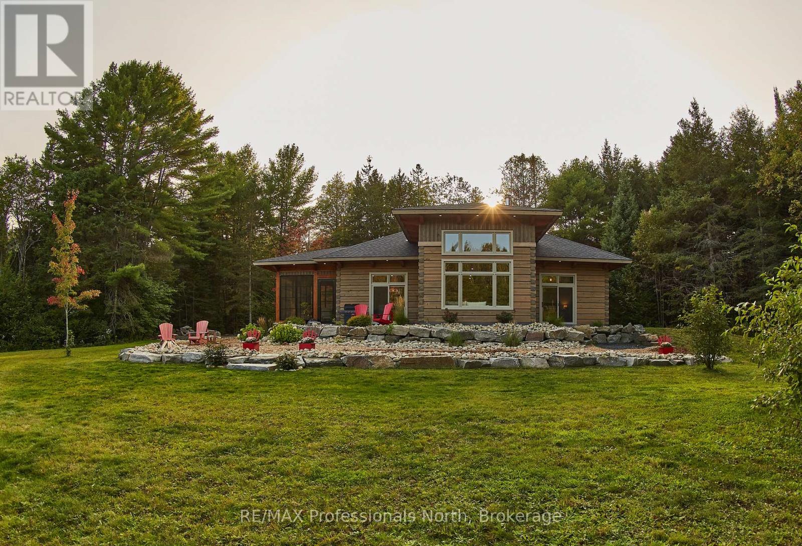 203 Bonnell Road, Bracebridge, Ontario  P1L 0M1 - Photo 2 - X12194484