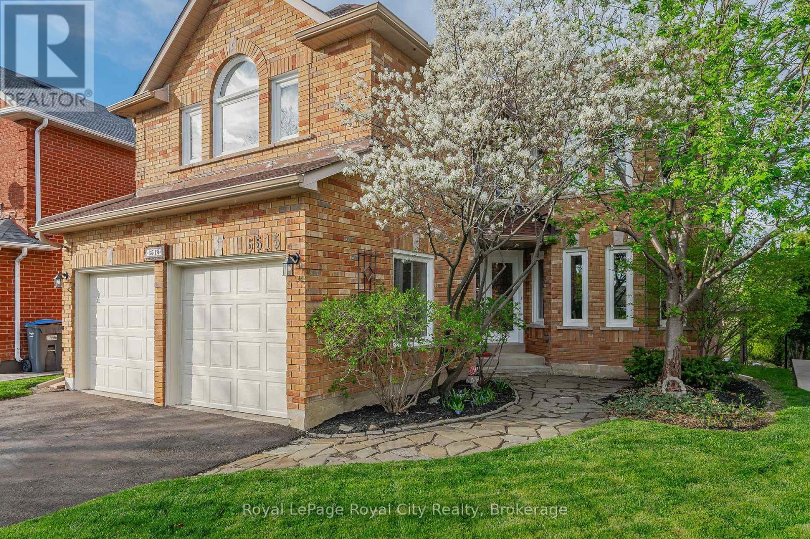 6515 Alderwood Trail, Mississauga, Ontario  L5N 6W5 - Photo 4 - W12194597