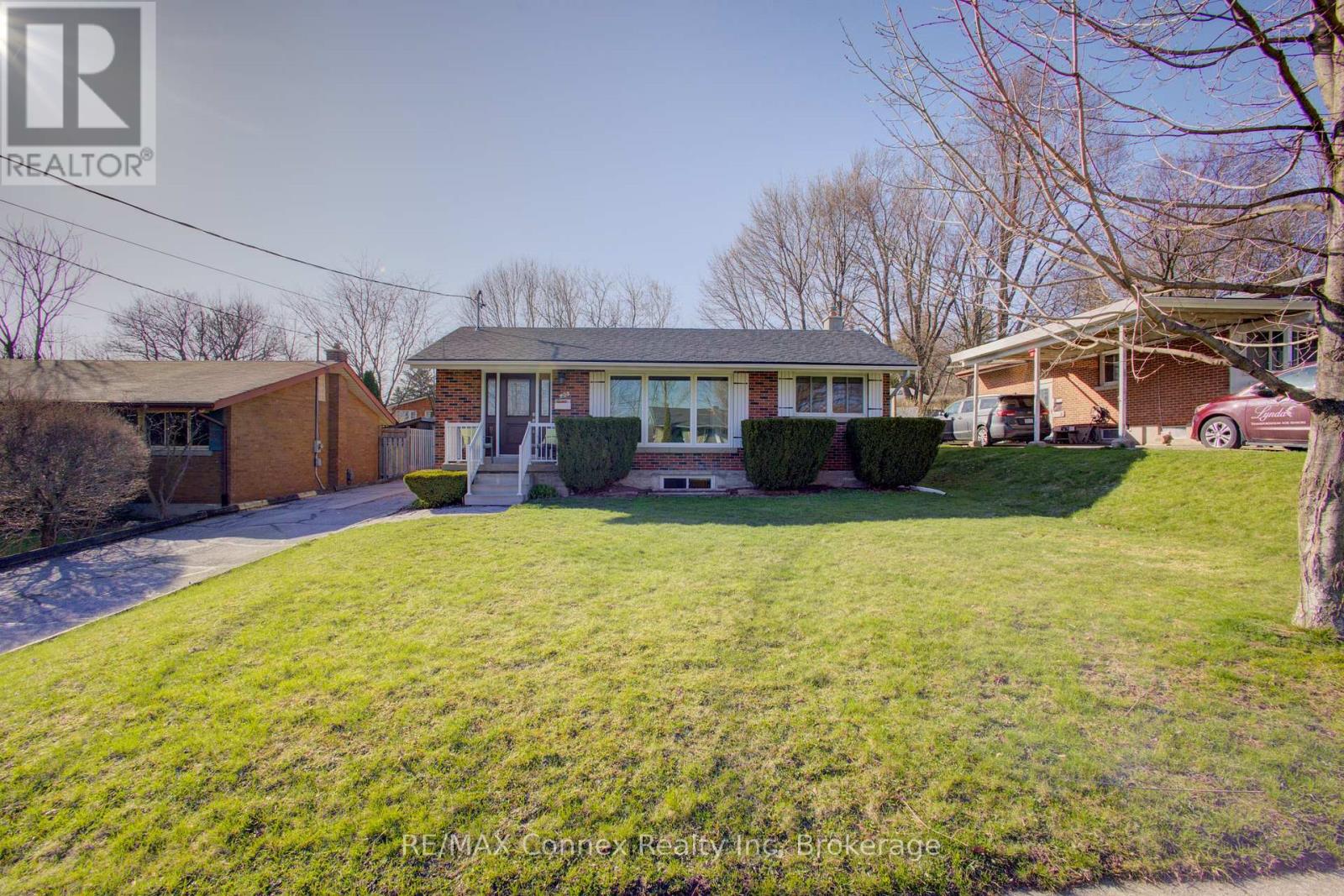 20 Laverne Avenue, Guelph, Ontario  N1E 1Z1 - Photo 4 - X12194567