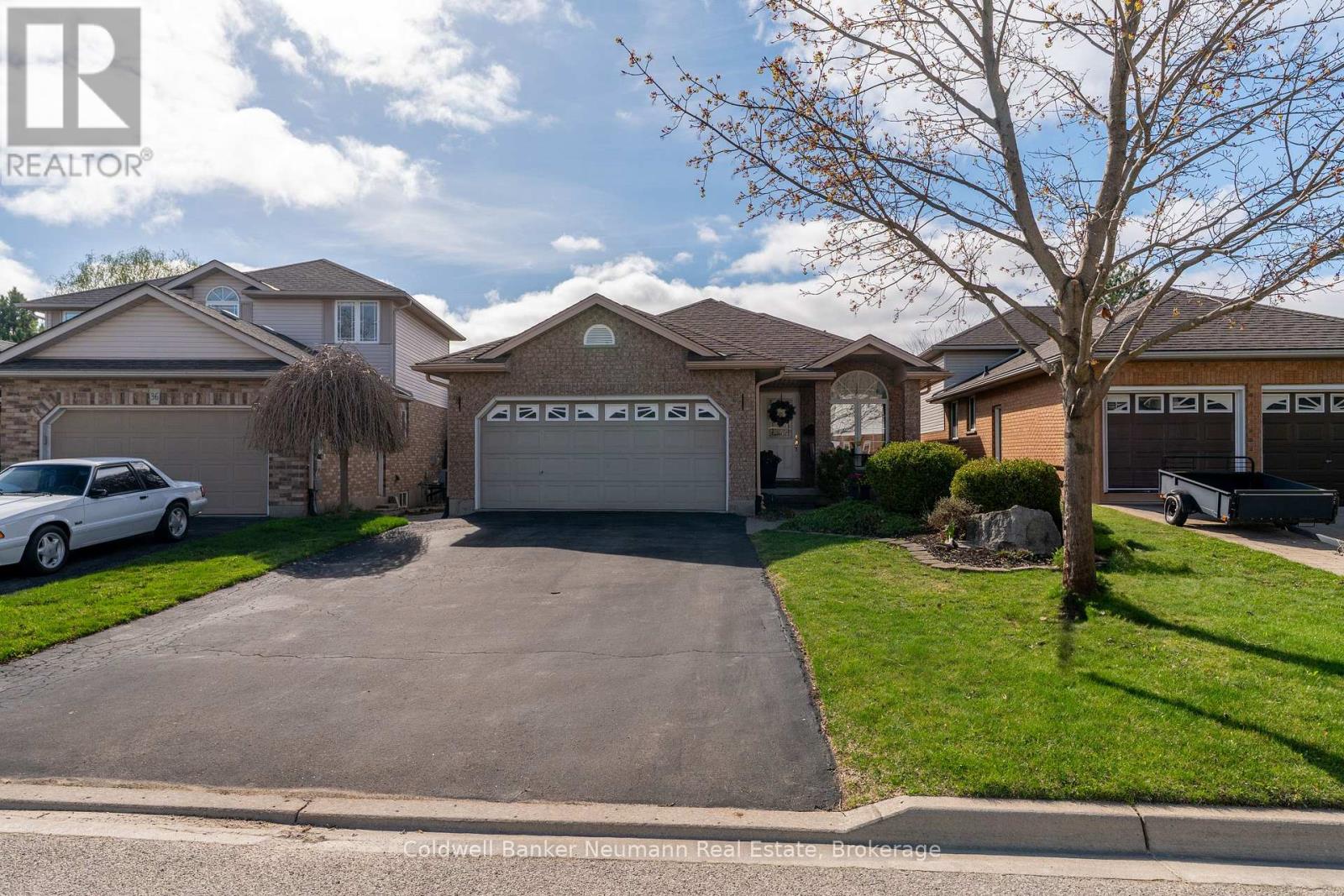 38 CARROLL CRESCENT, Guelph, Ontario