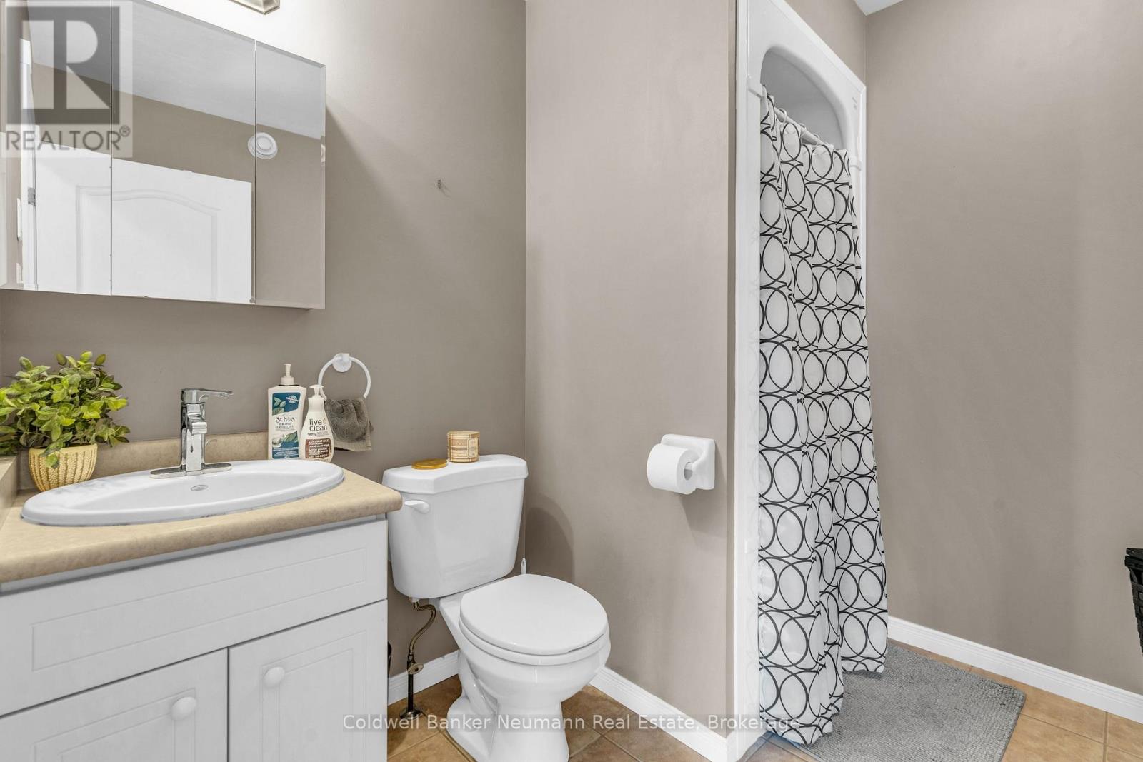 38 Carroll Crescent, Guelph, Ontario  N1G 5B5 - Photo 16 - X12195044