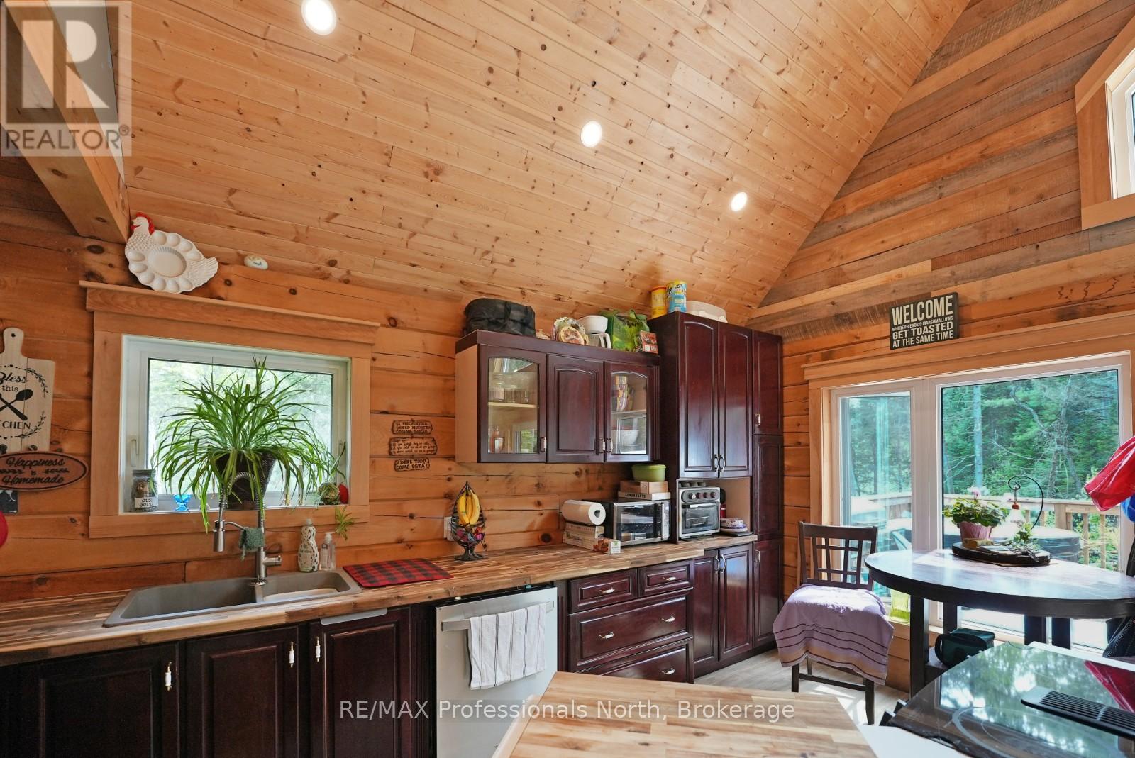 1392 Carroll Road, Dysart Et Al, Ontario  K0M 1S0 - Photo 8 - X12195067