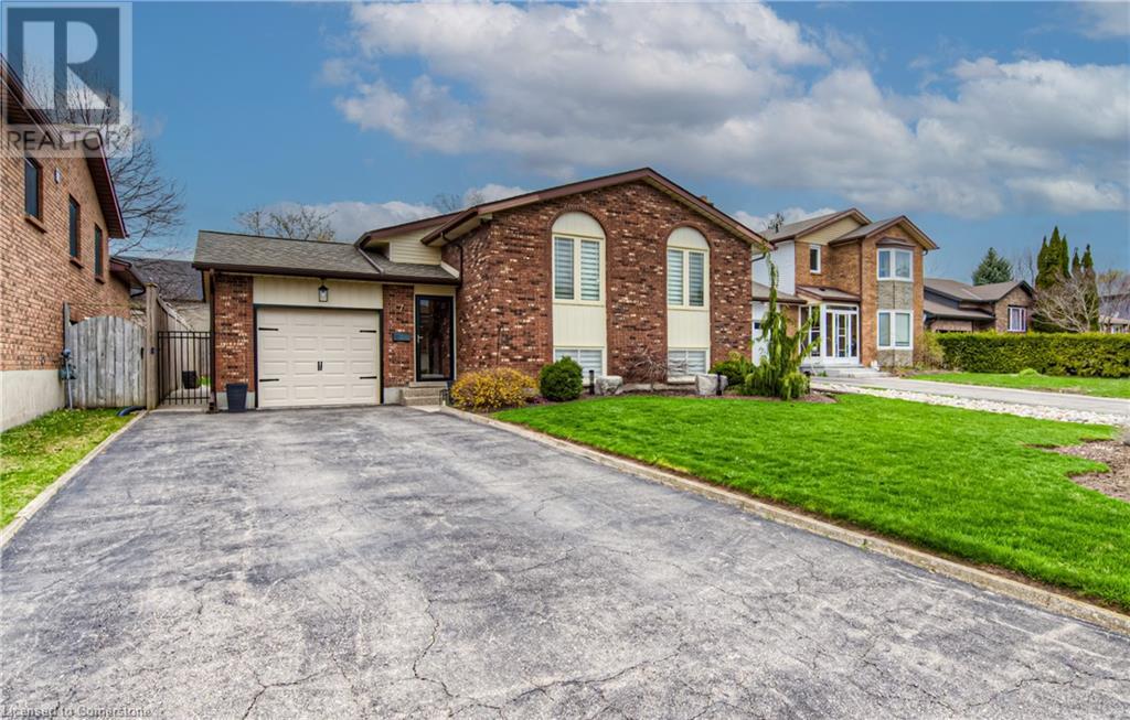 7 Ashley Court, Kitchener, Ontario  N2E 2Z6 - Photo 1 - 40737099