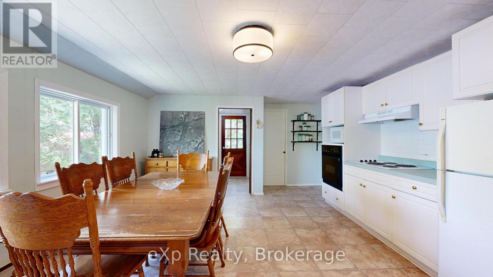 91 Farleys Road, Whitestone, Ontario  P0A 1G0 - Photo 4 - X12195304