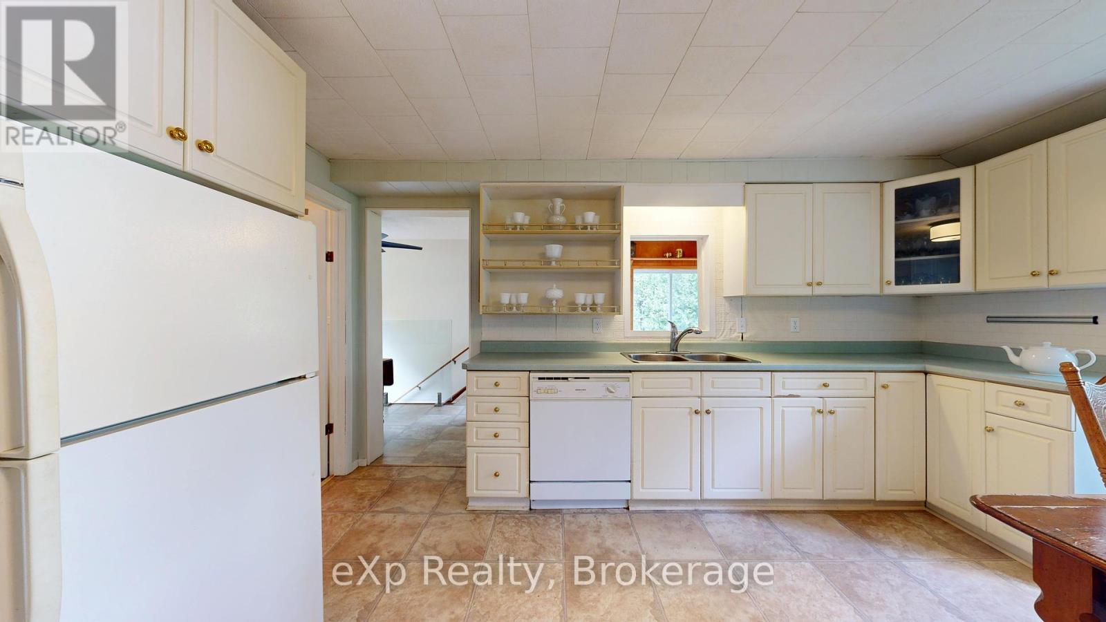 91 Farleys Road, Whitestone, Ontario  P0A 1G0 - Photo 8 - X12195304