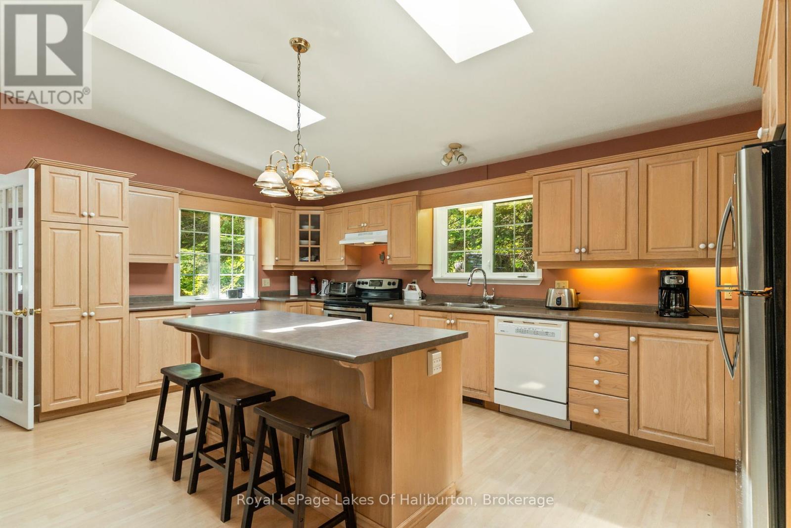 1700 Kushog Lake Road, Algonquin Highlands, Ontario  K0M 1S0 - Photo 7 - X12195375
