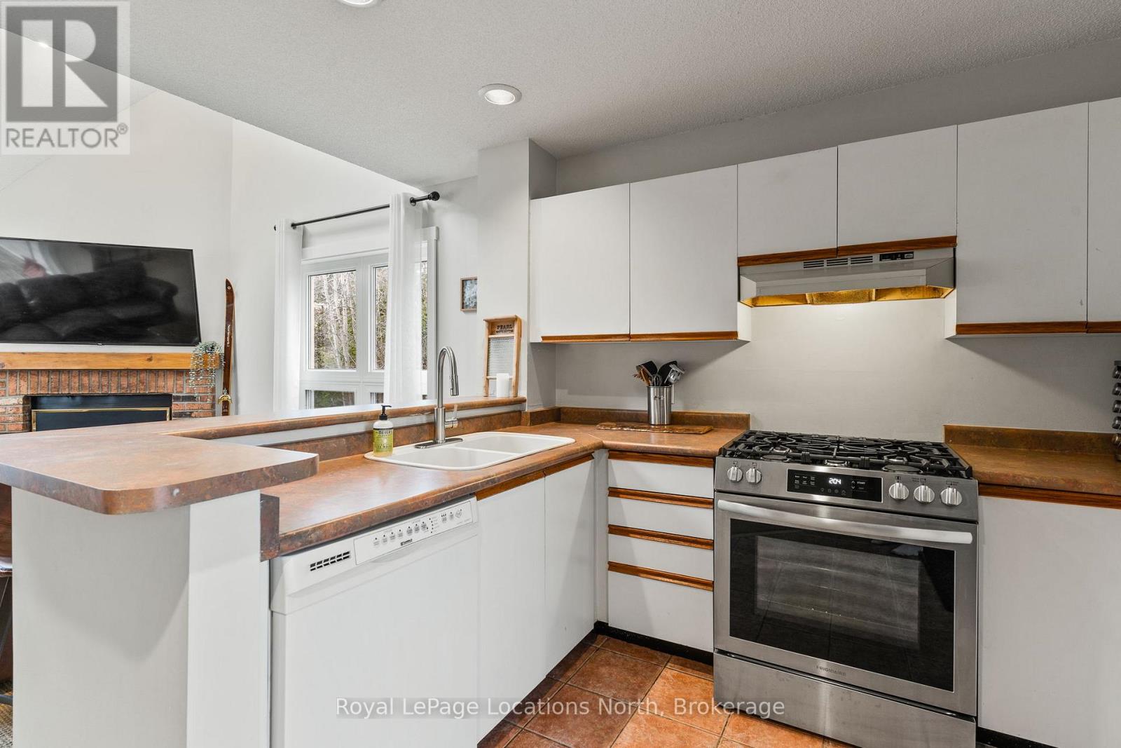 180 - 49 Trott Boulevard, Collingwood, Ontario  L9Y 5B8 - Photo 8 - S12195570