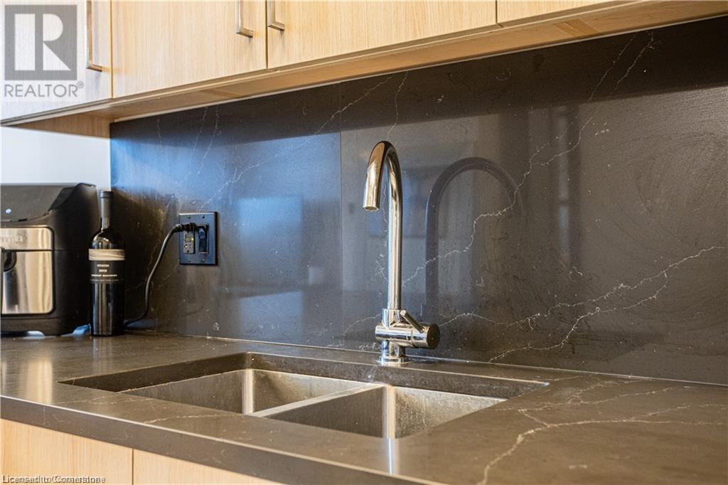 145 Columbia Street Unit# 911, Waterloo, Ontario  N2L 0K7 - Photo 3 - 40736376