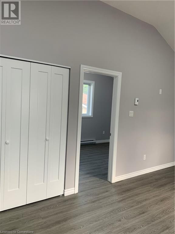 181 9 Avenue, Kitchener, Ontario  N2C 1S9 - Photo 2 - 40733338