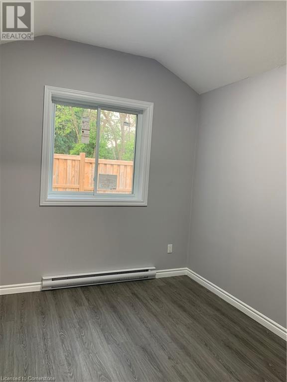 181 9 Avenue, Kitchener, Ontario  N2C 1S9 - Photo 4 - 40733338