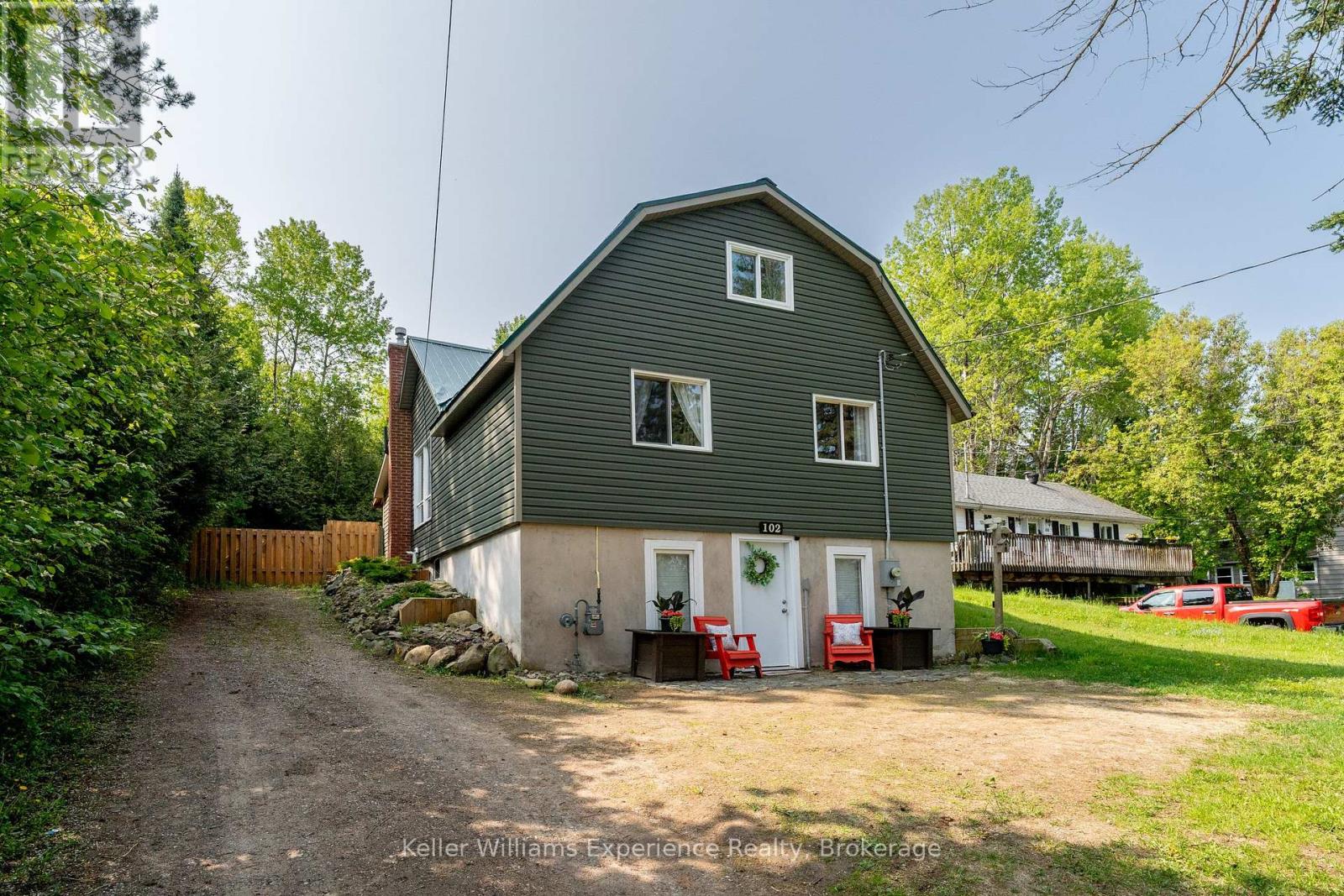 102 JAMES STREET, Burk's Falls, Ontario