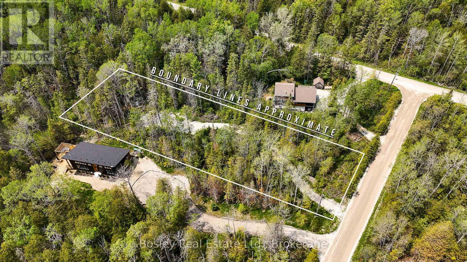 6 Henwood Street, Northern Bruce Peninsula, Ontario  N0H 2M0 - Photo 1 - X12196057